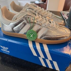Silver Adidas-Samba OG